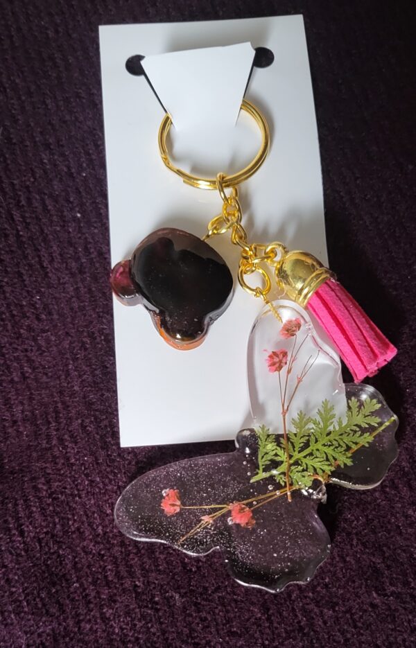 Handmade resin keychain - main product image