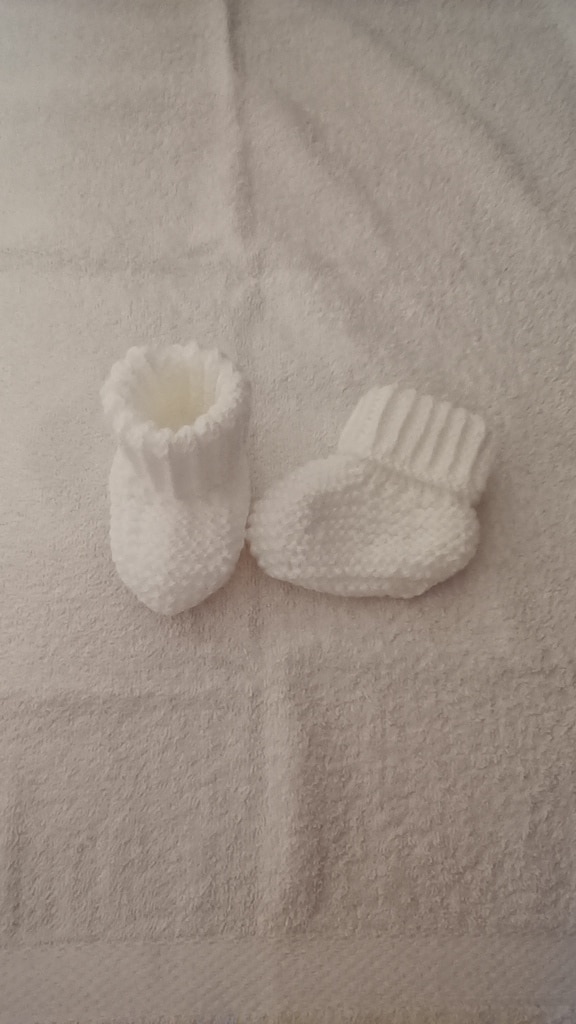 Hand Knitted Baby Classic Booties 0-3 months White - product image 3