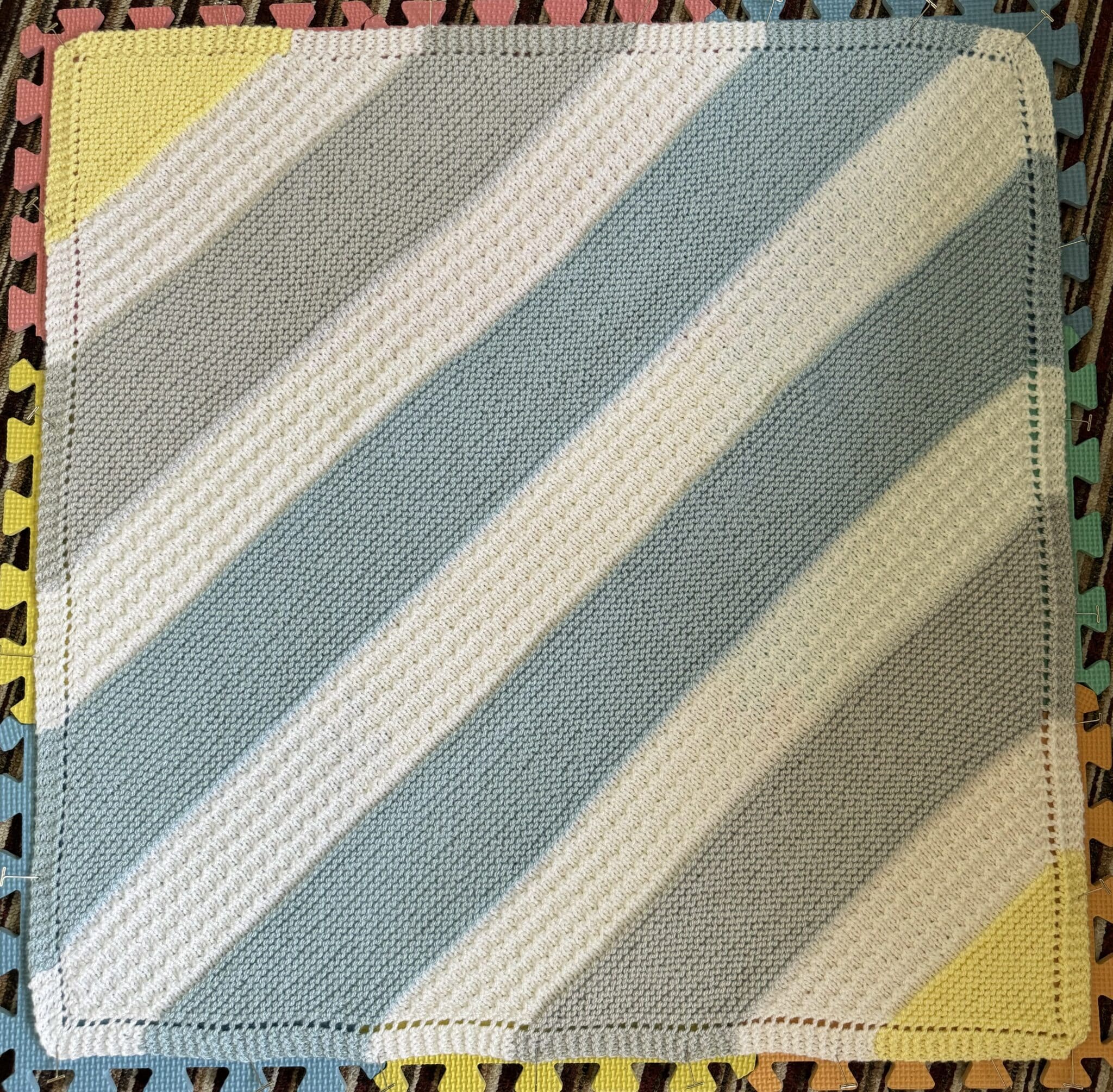 Hand knitted baby blanket - main product image