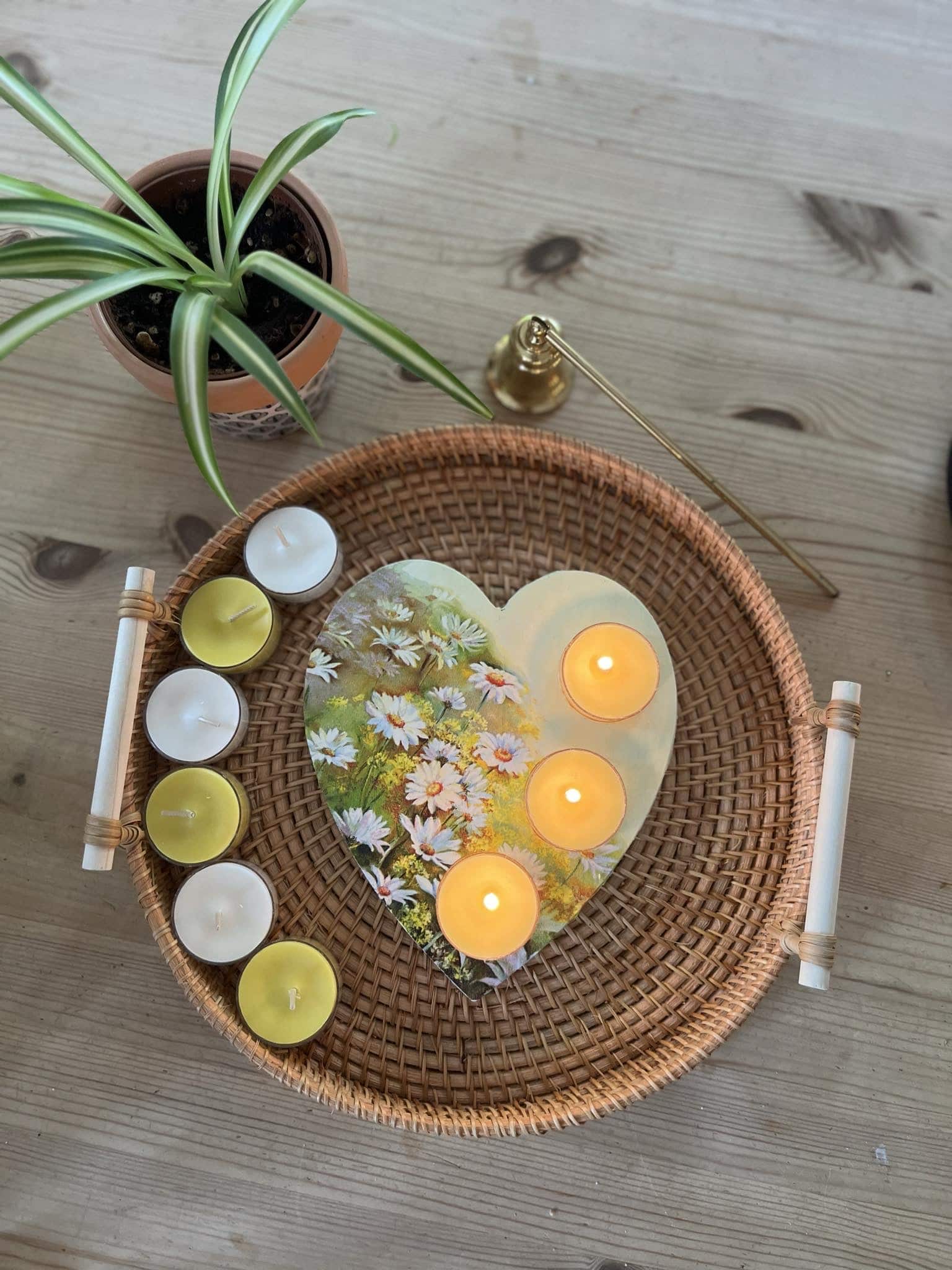 Heart Shaped Triple Tealight Holder Daisies Design - main product image