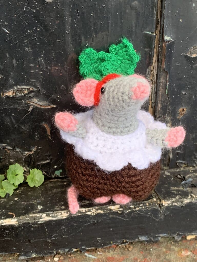 Cosy Crochet Pudding Mouse