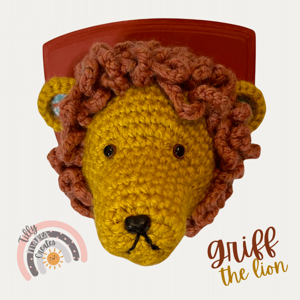Faux Gryffindor lion trophy head – Wall hanging – Nursery decoration – Harry Potter