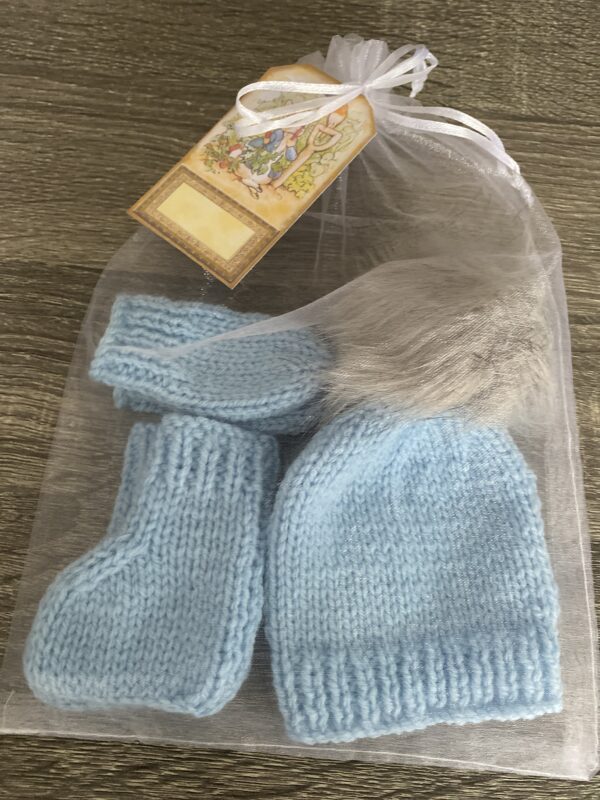 Premature Boys Grey PomPom Gift Set - product image 2
