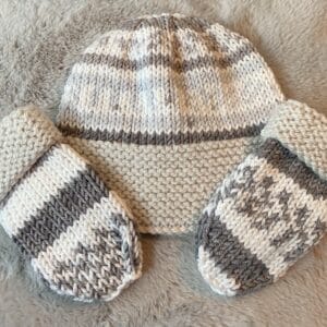Baby hat and mittens (0-3 months)