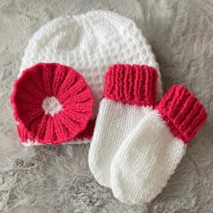 Baby beanie and mitten set (0-3 months)