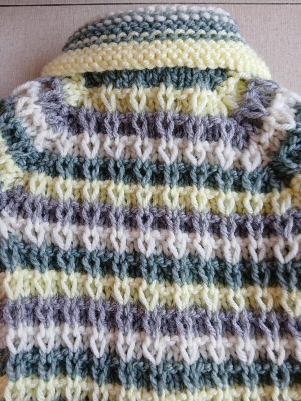 Hand-knitted baby cardigan. Approx 3 to 6 months. - product image 4