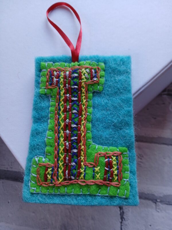 Hand embroidered letter ‘L’ - product image 2