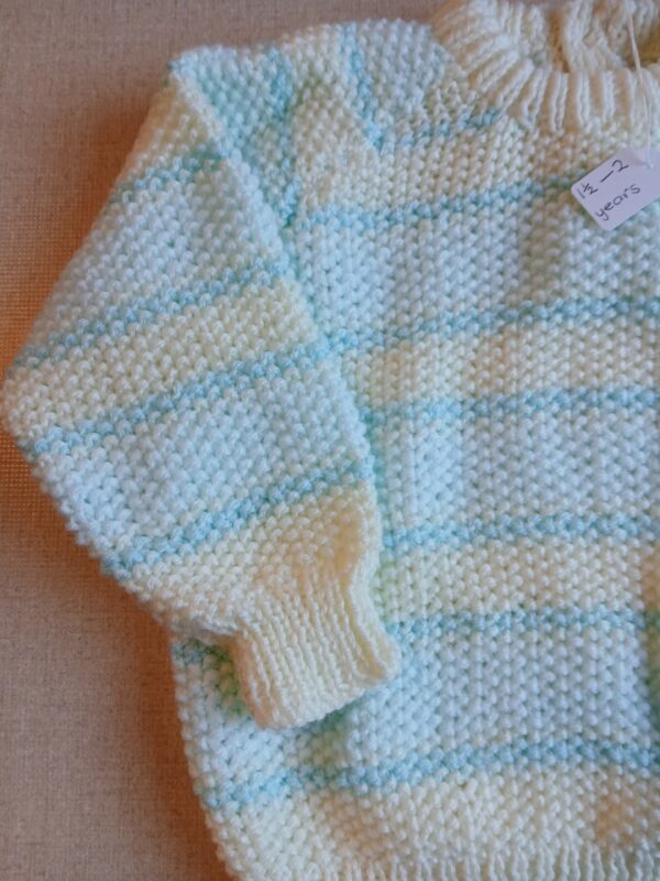 Hand knitted child’s jumper. Approx 18 to 24 mths. - product image 3