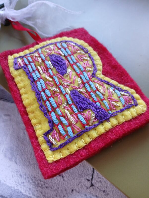 Hand embroidered letter ‘R’ - product image 3