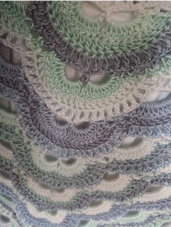 Beautiful Ladies Shawl - product image 2
