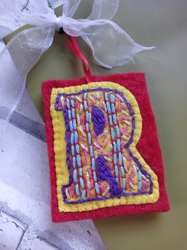 Hand embroidered letter ‘R’ - product image 5