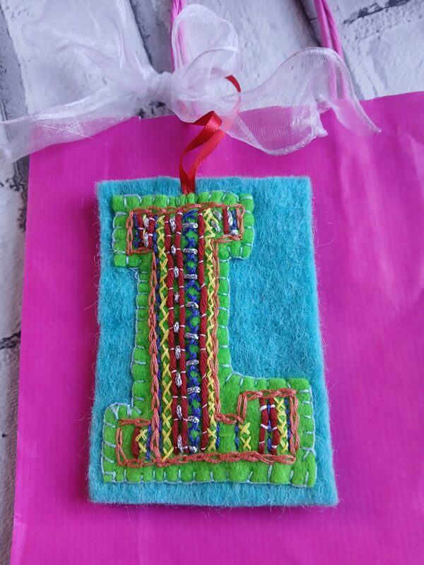 Hand embroidered letter ‘L’ - product image 3