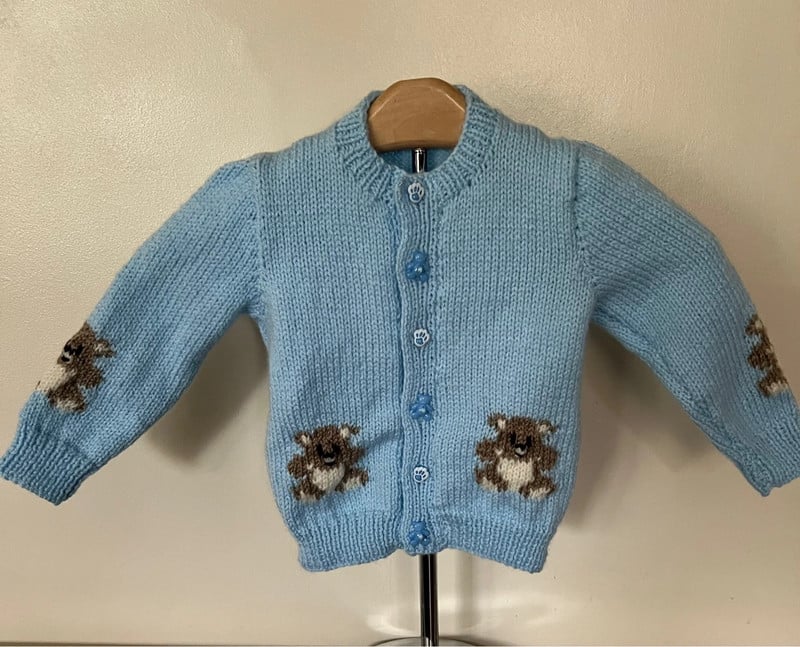 Hand Knitted Blue Teddy Bear cardigan – size 22″ – New - main product image