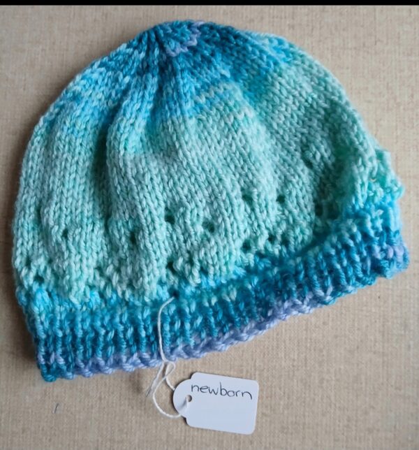 Hand-knitted ‘Newborn’ hat. - main product image