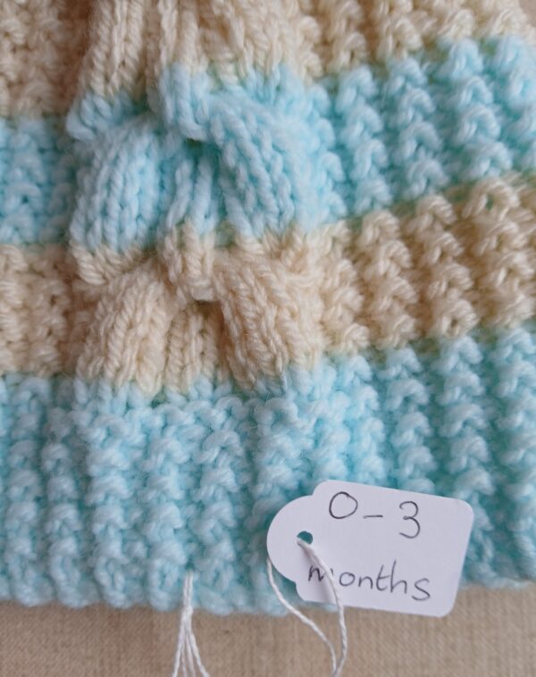 Hand -knitted baby hat. Approx 0 to 3 mths - product image 2