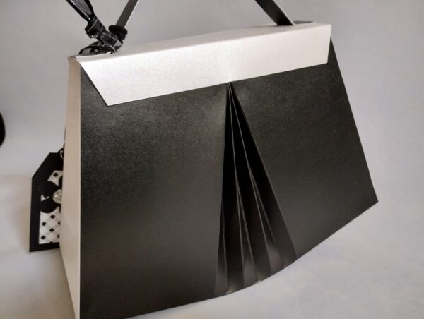 Grooovy 1960s Retro Inspired Black & White Fanfold Style Handbag Style Gift Box - product image 2