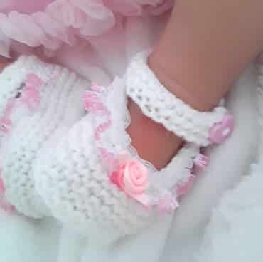 White knitted baby booties, frilly lace shoes for baby girl, premature, newborn, 0-3 months - main product image