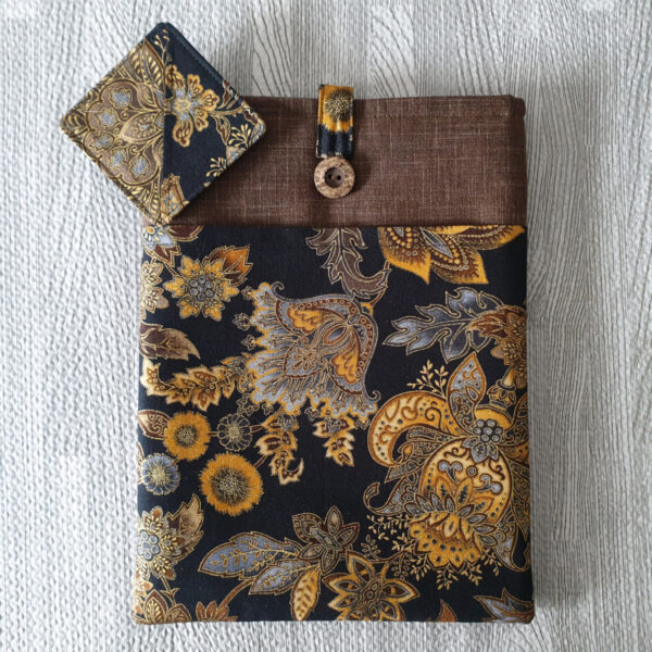Book or Kindle Sleeve Lined and Padded with Button Fastening - product image 2