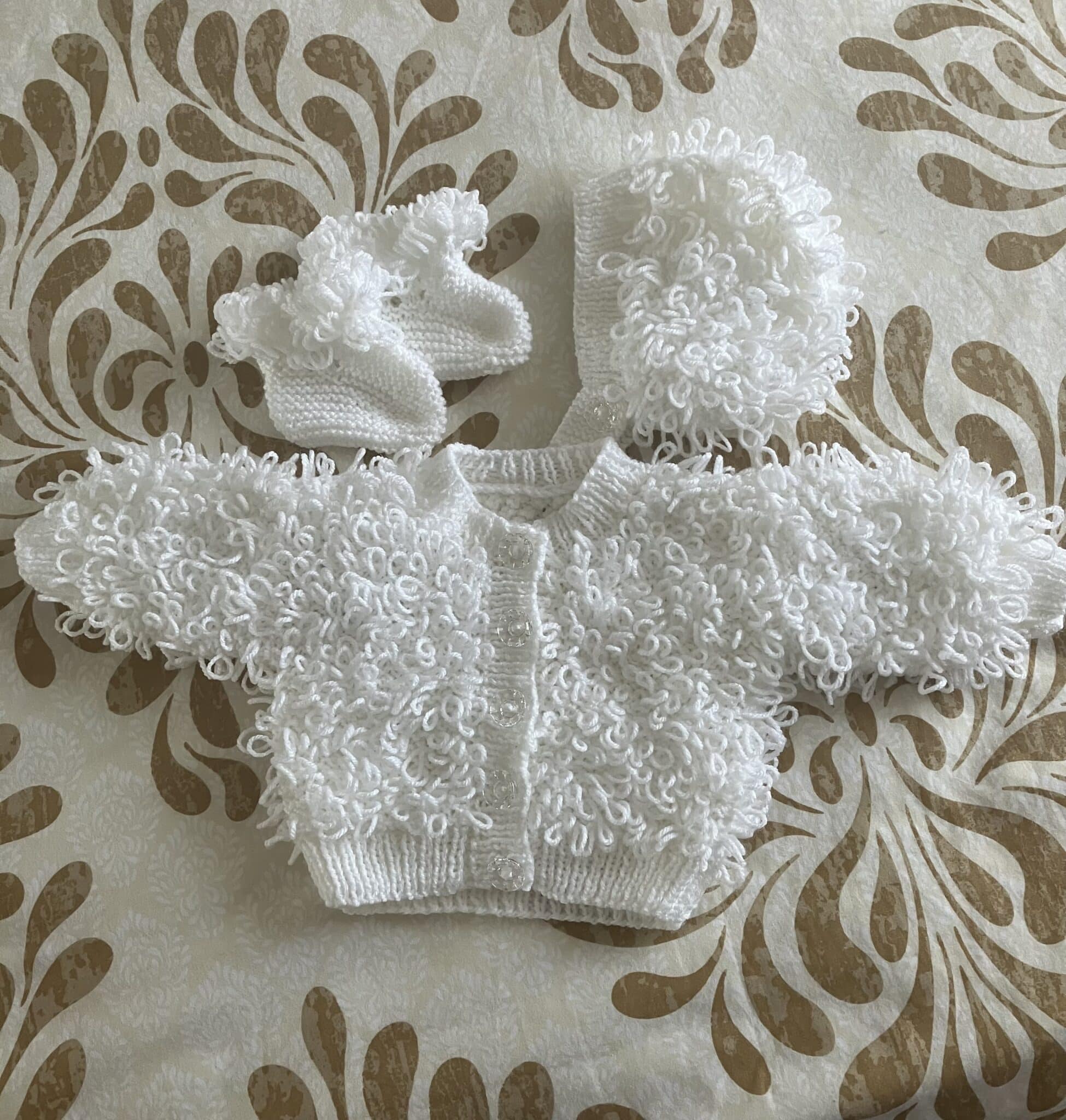 Loopy knit cardigan Hat & Bootees - main product image