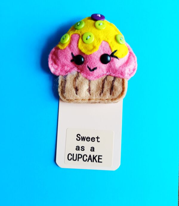 Hand sewn adorable felt cupcake pocket hug & pocket hug card - main product image