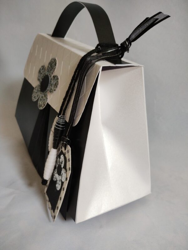 Grooovy 1960s Retro Inspired Black & White Fanfold Style Handbag Style Gift Box - product image 3