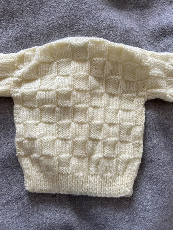 Hand knitted lemon cardigan with dolphin buttons – chest 16″ (0 – 3 months) New - product image 3