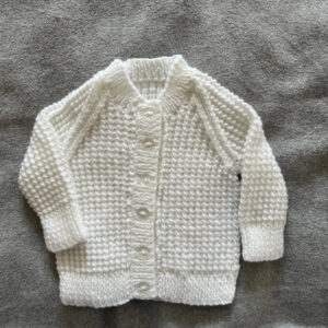 Beautiful patterned hand knitted cream cardigan size 20”