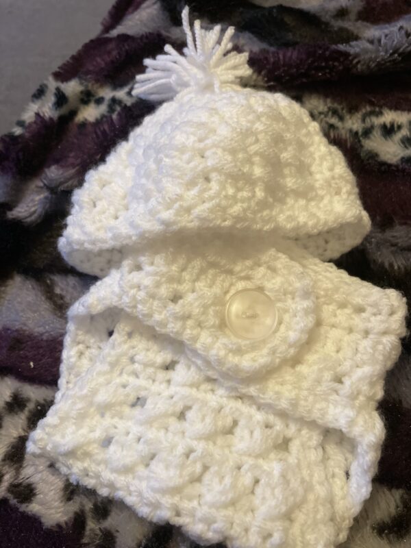 Newborn crochet beanie and nappy cover - main product image