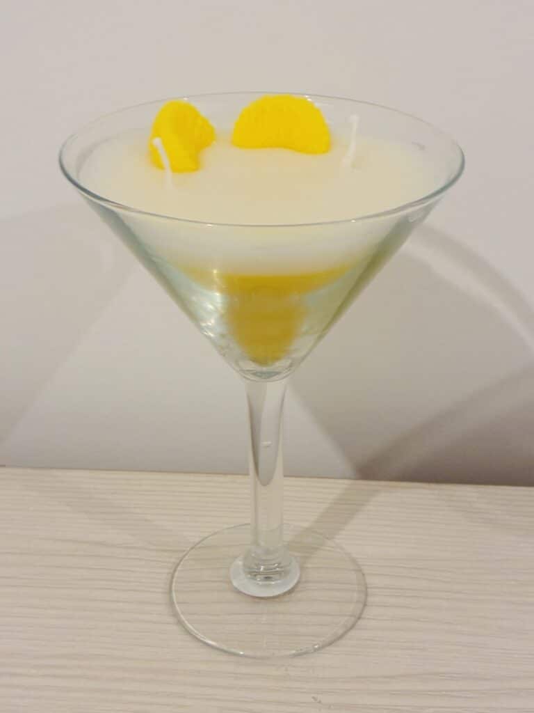 Lemon Drop Martini Cocktail Candle – Zesty Citrus Decor with Fruit Slices