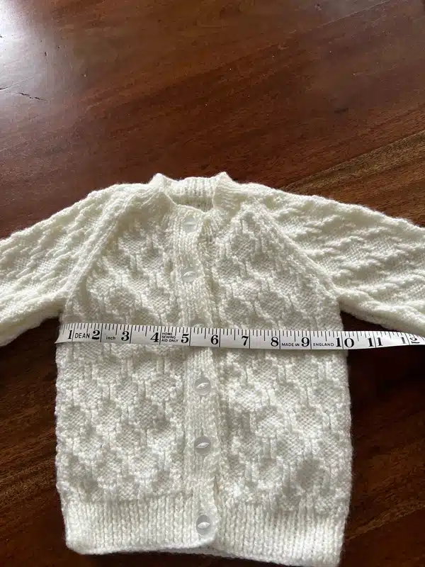 Beautiful patterned hand knitted cream cardigan size 20” (6-12 months)