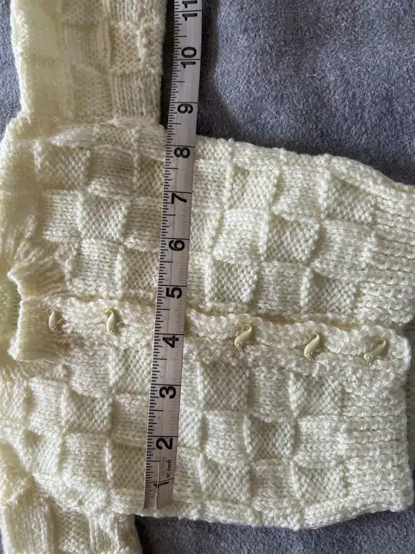 Hand knitted lemon cardigan with dolphin buttons – chest 16″ (Newborn) New