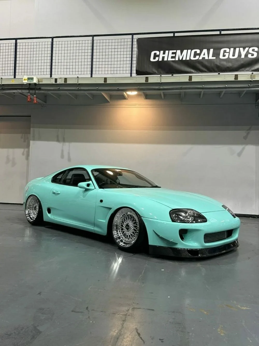 web POST 25 spotlight supra