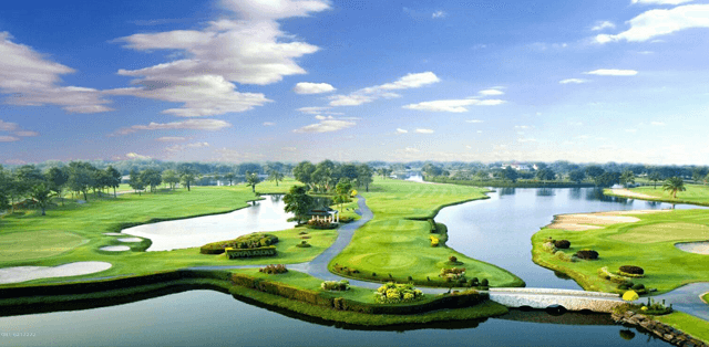 THE ROYAL GOLF & COUNTRY CLUB