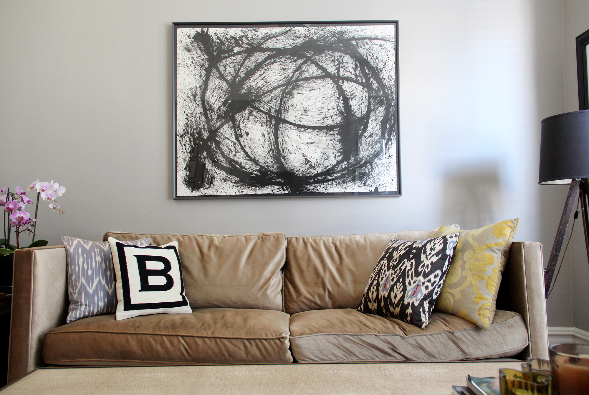 Jordan S Furniture Pillows Vascular Jordan Chris Quigley S Designer Flat Apartment Therapy
