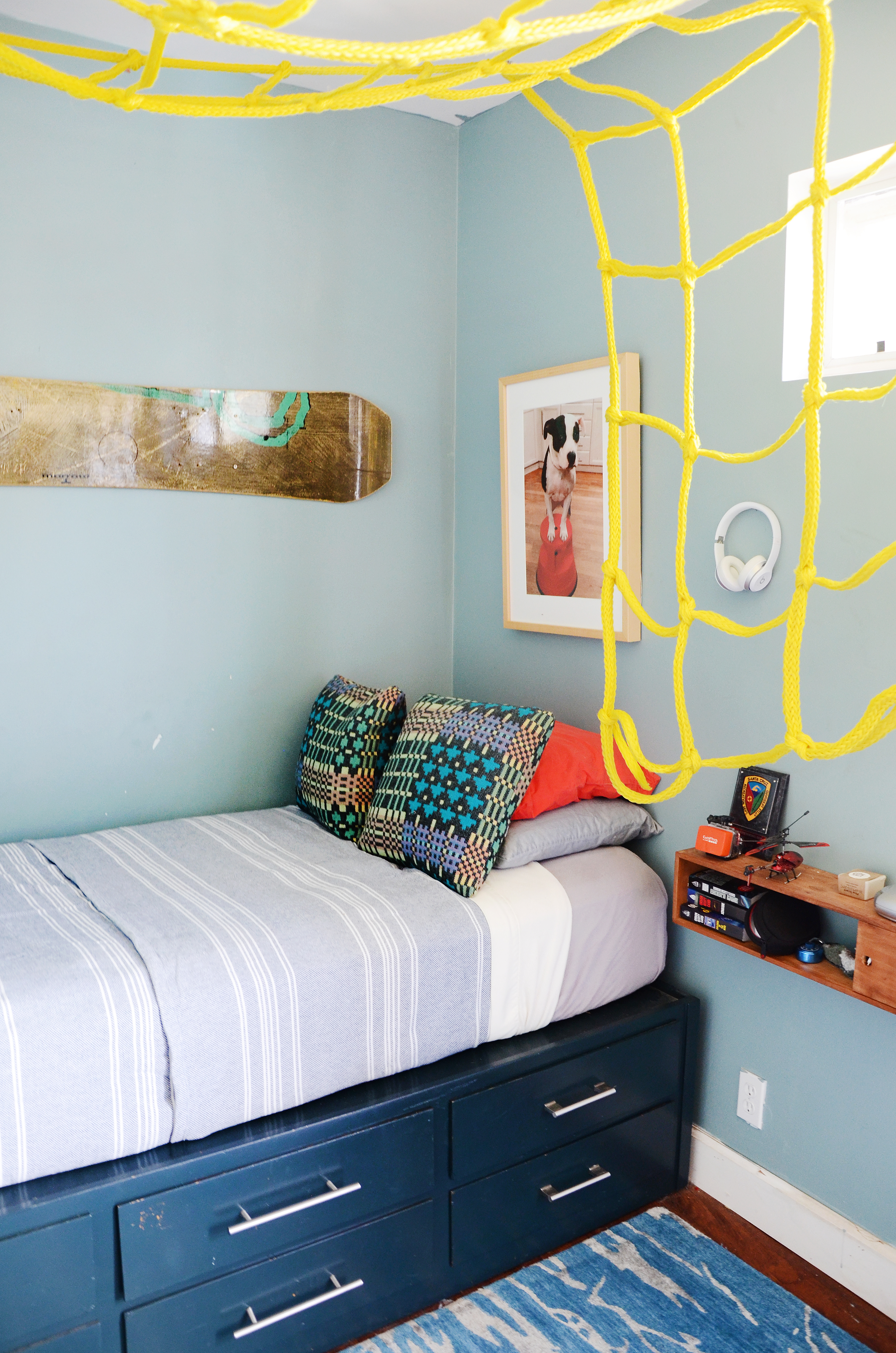 6 Diy Ways To Make A Platform Bed With Ikea Products Apartment Therapy