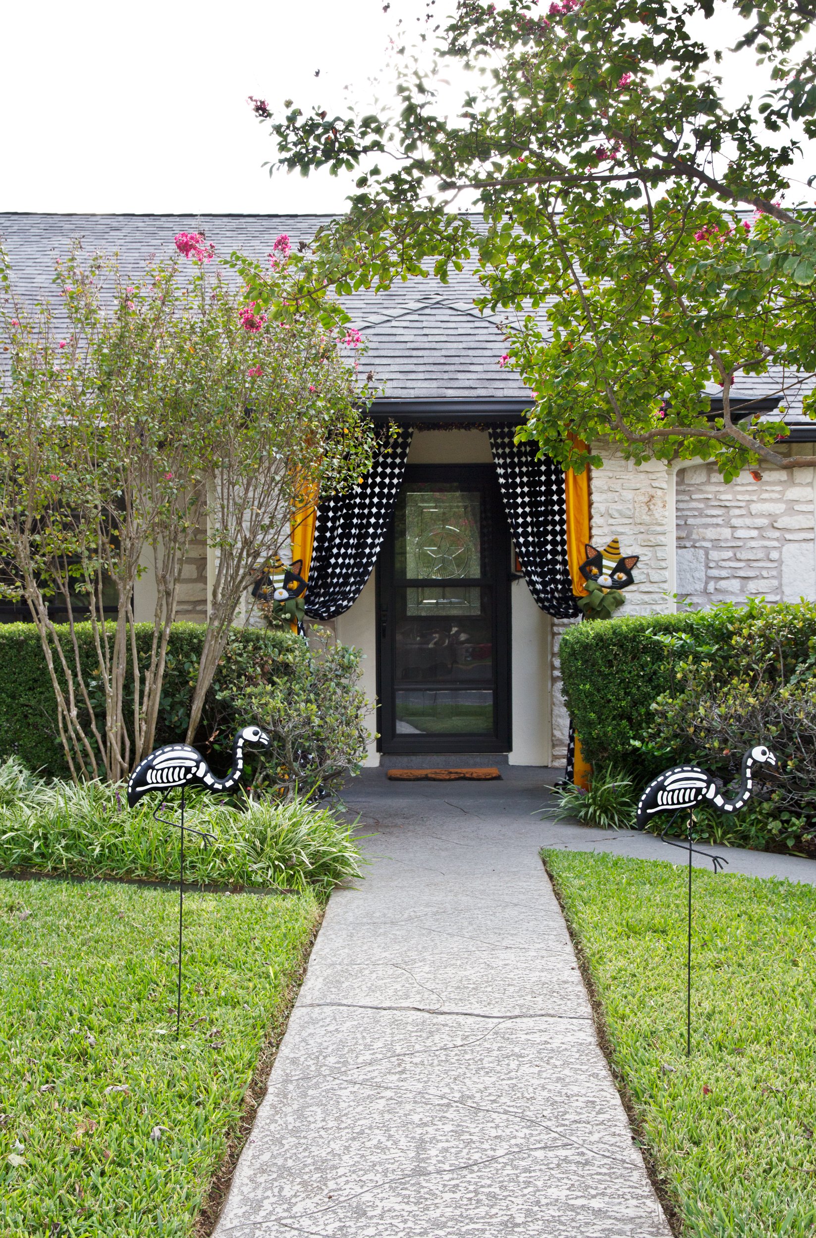 10 Totally Unique Stylish Steal Worthy Halloween Decorating
