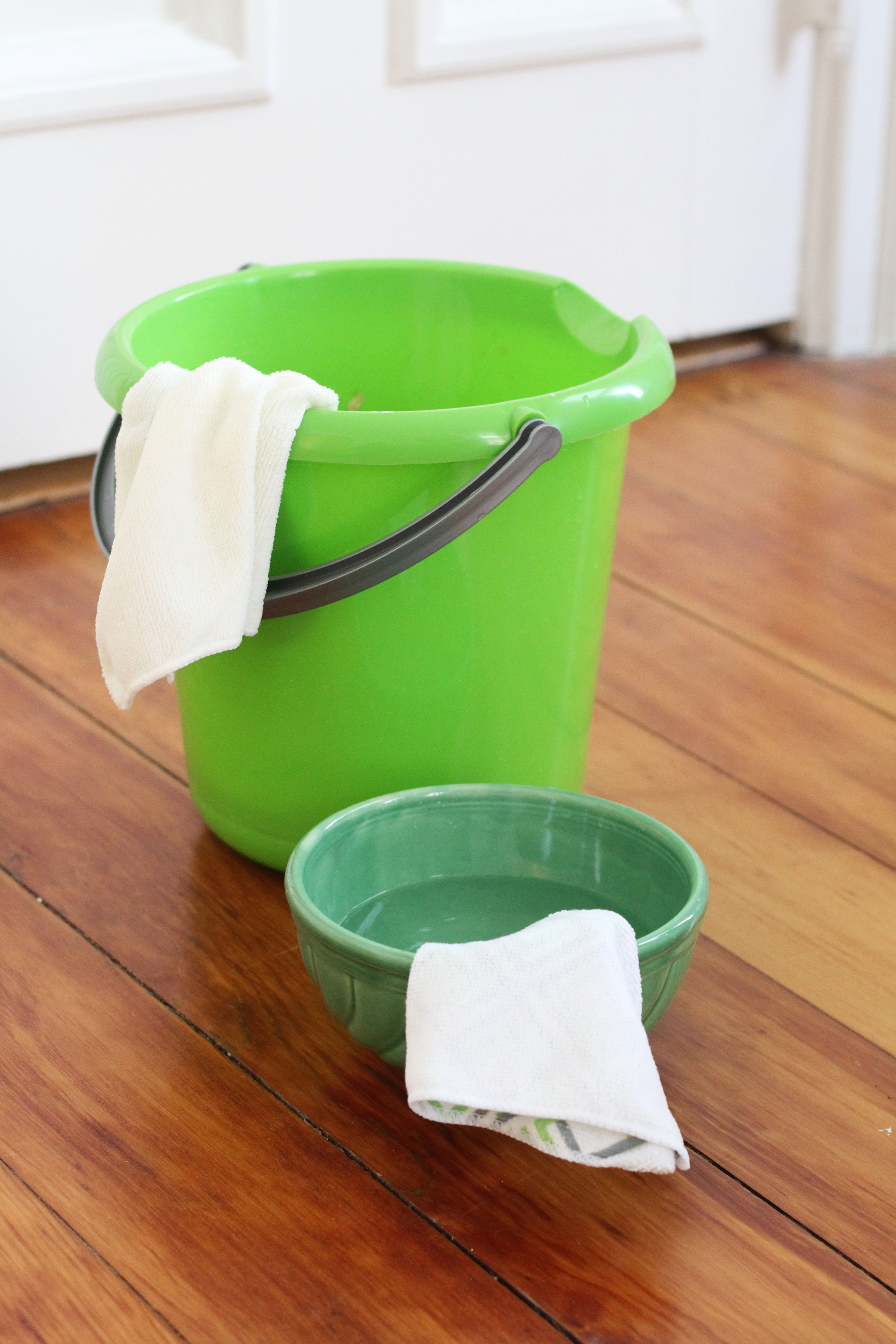 How To Wash Walls Best Way Clean Apartment Therapy