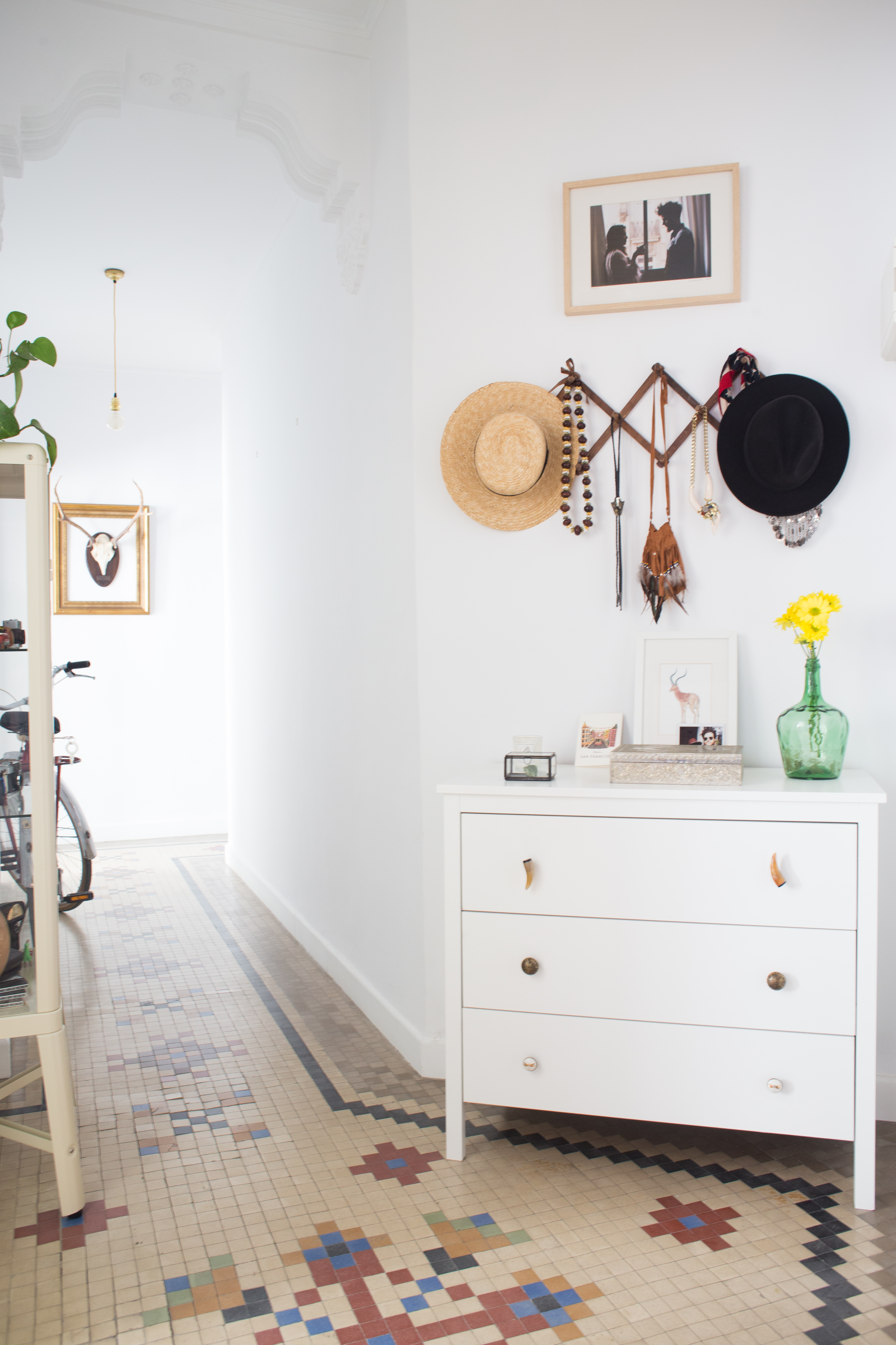 Small Space Entryway Ideas How To Design A Tiny Entry