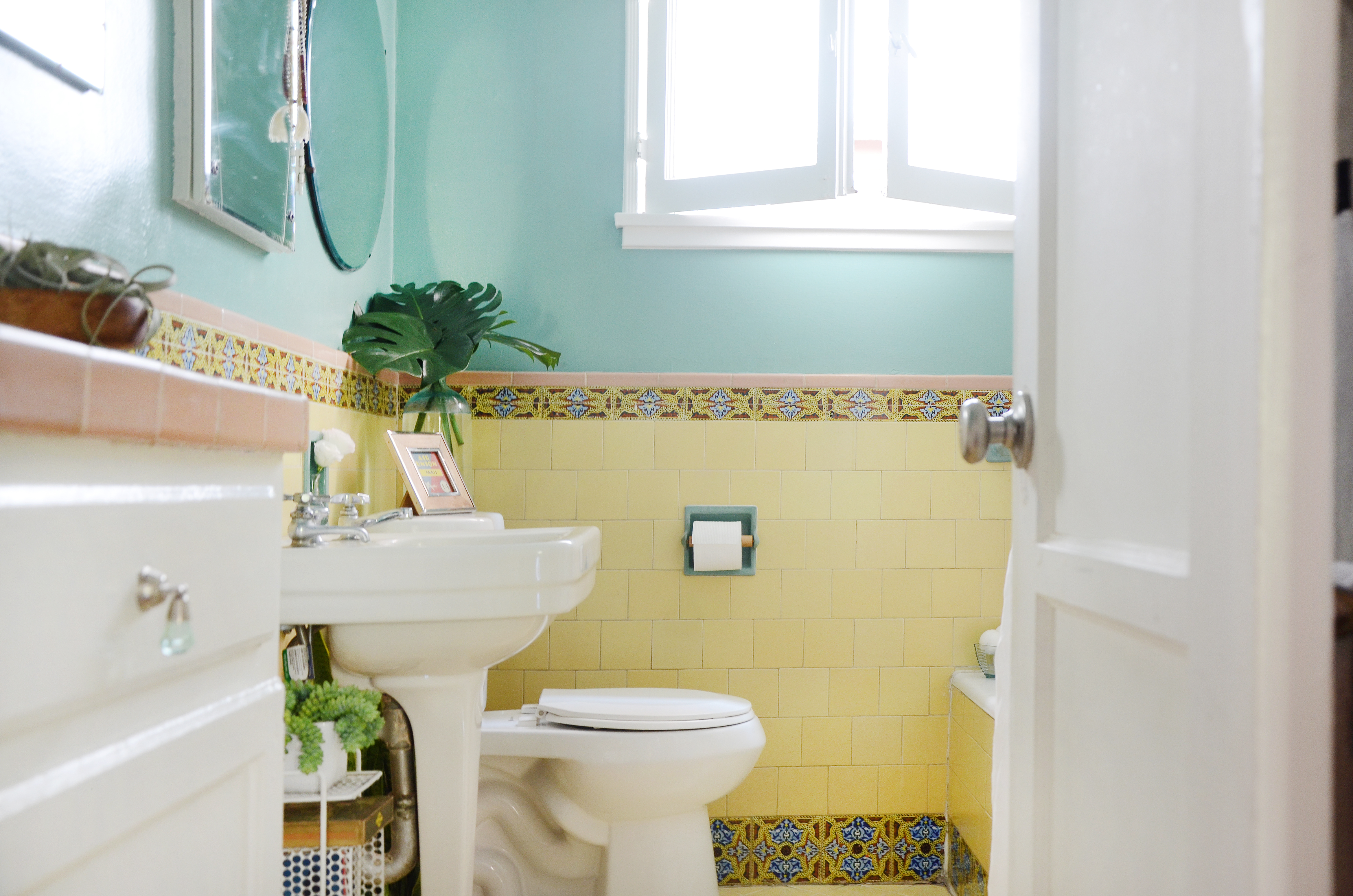 Best Plumber Tips: Clogged Toilet but No Plunger? Try This! - Always  Affordable Plumbing