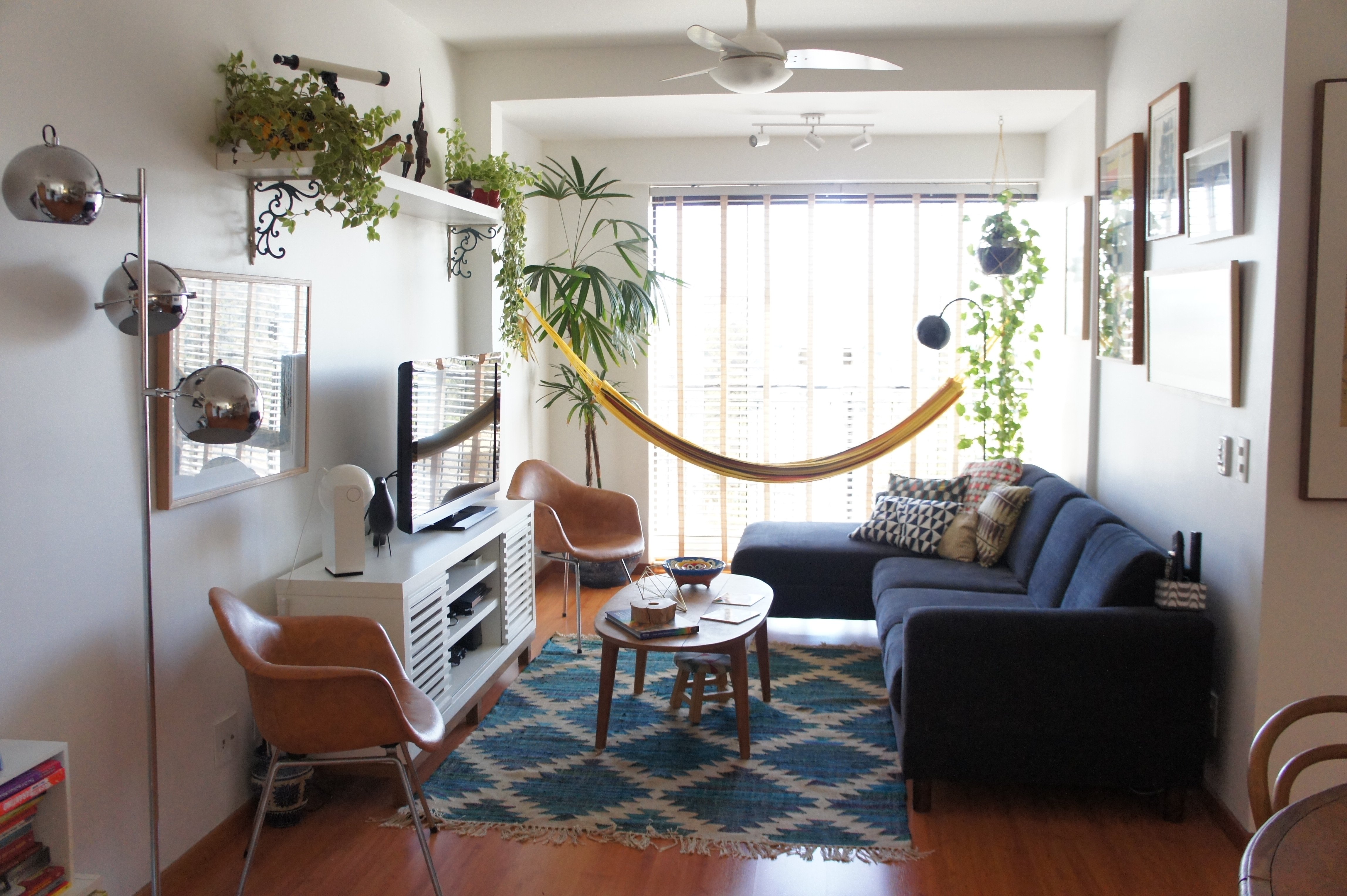 12 Ways To Fill Empty Awkward Corners Apartment Therapy