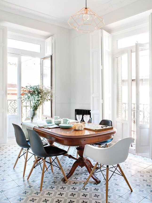 Traditional Table Plus Modern Chairs, How Do You Make A Traditional Dining Room More Modern
