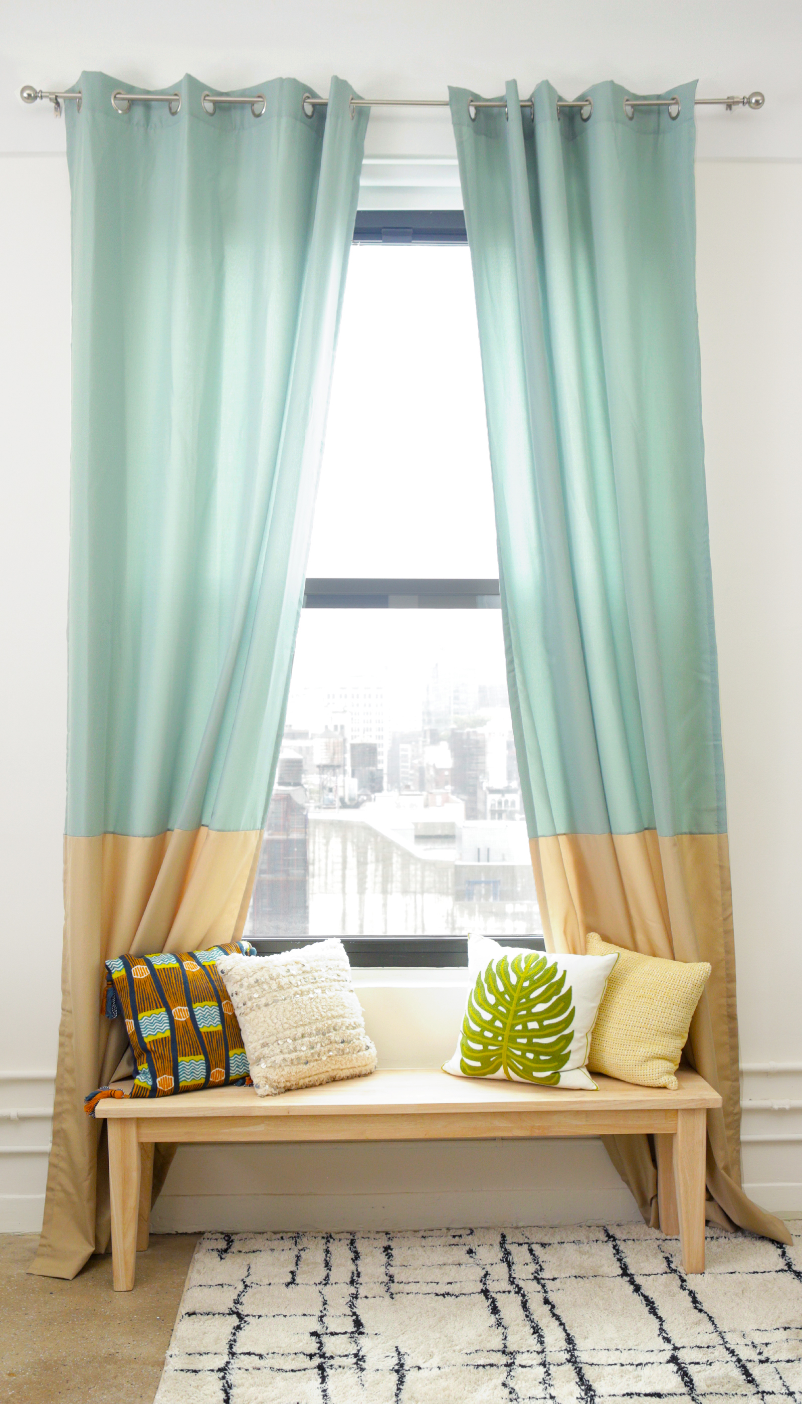 How To Hang Curtains Do S And Don Ts Apartment Therapy