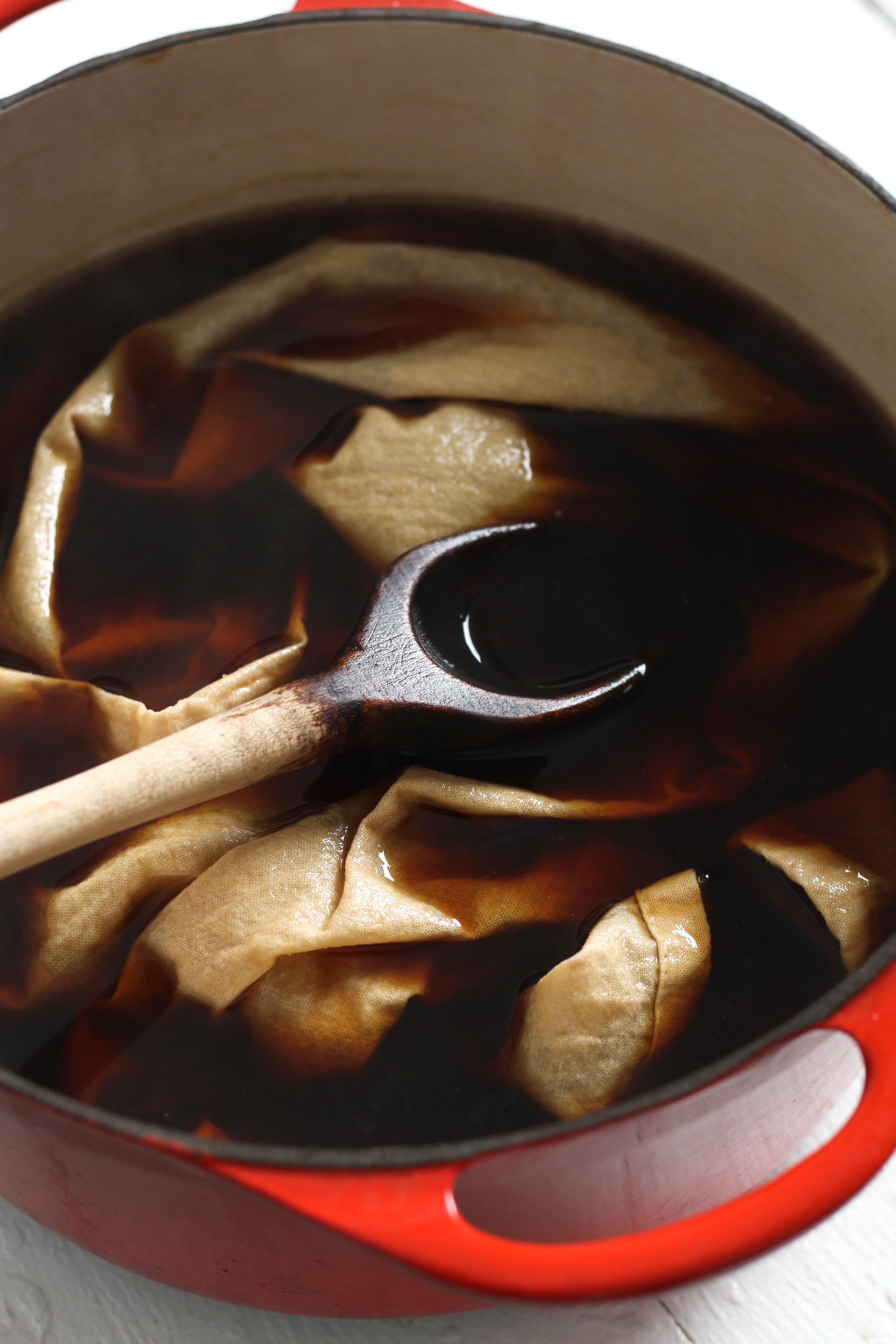 Tutorial – How to Dye Yarn with Coffee and Tea
