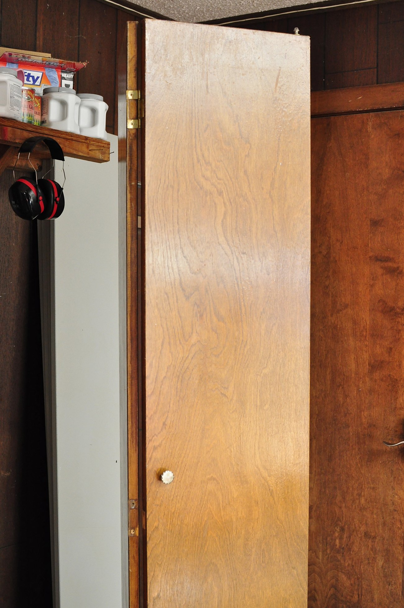 A Diy Update To 70s Style Bi Fold Doors Apartment Therapy