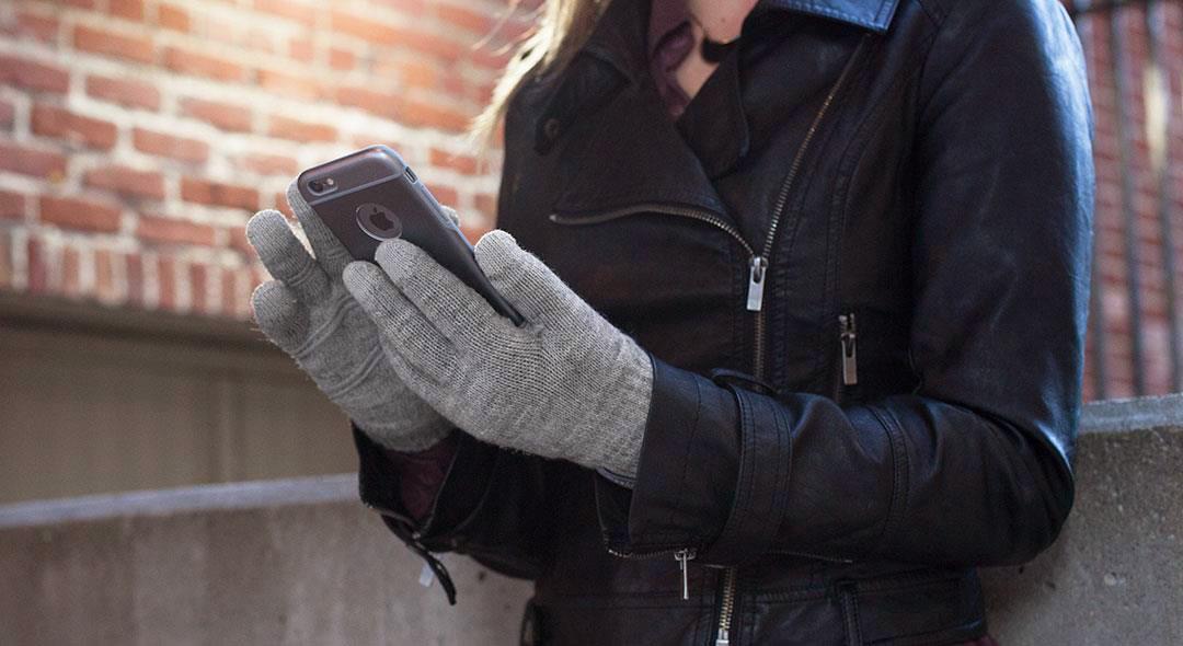 The Best Touchscreen-Compatible Gloves