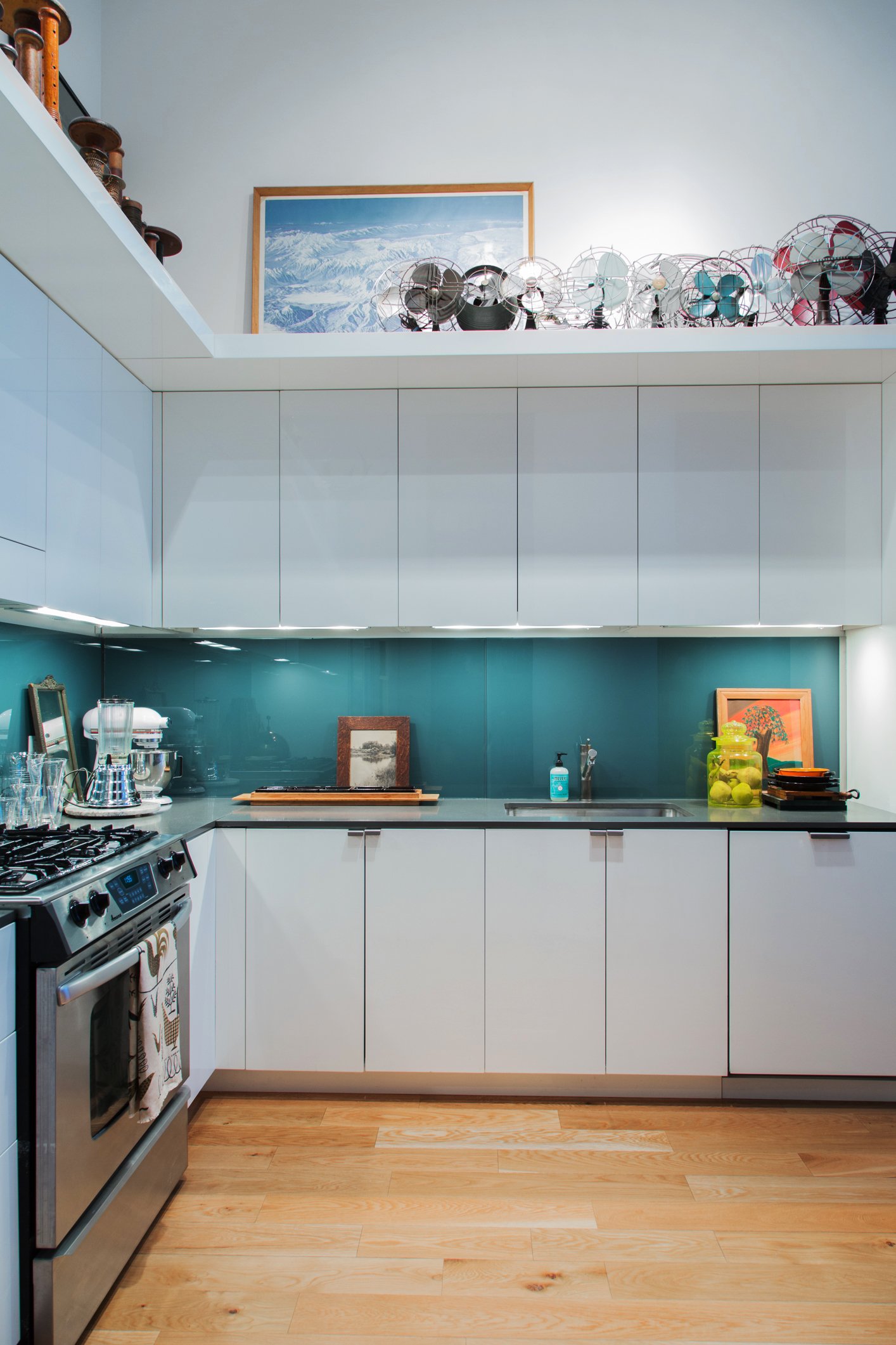 Kitchen cabinets with glass doors: 18 inspiring examples - COCO LAPINE  DESIGNCOCO LAPINE DESIGN