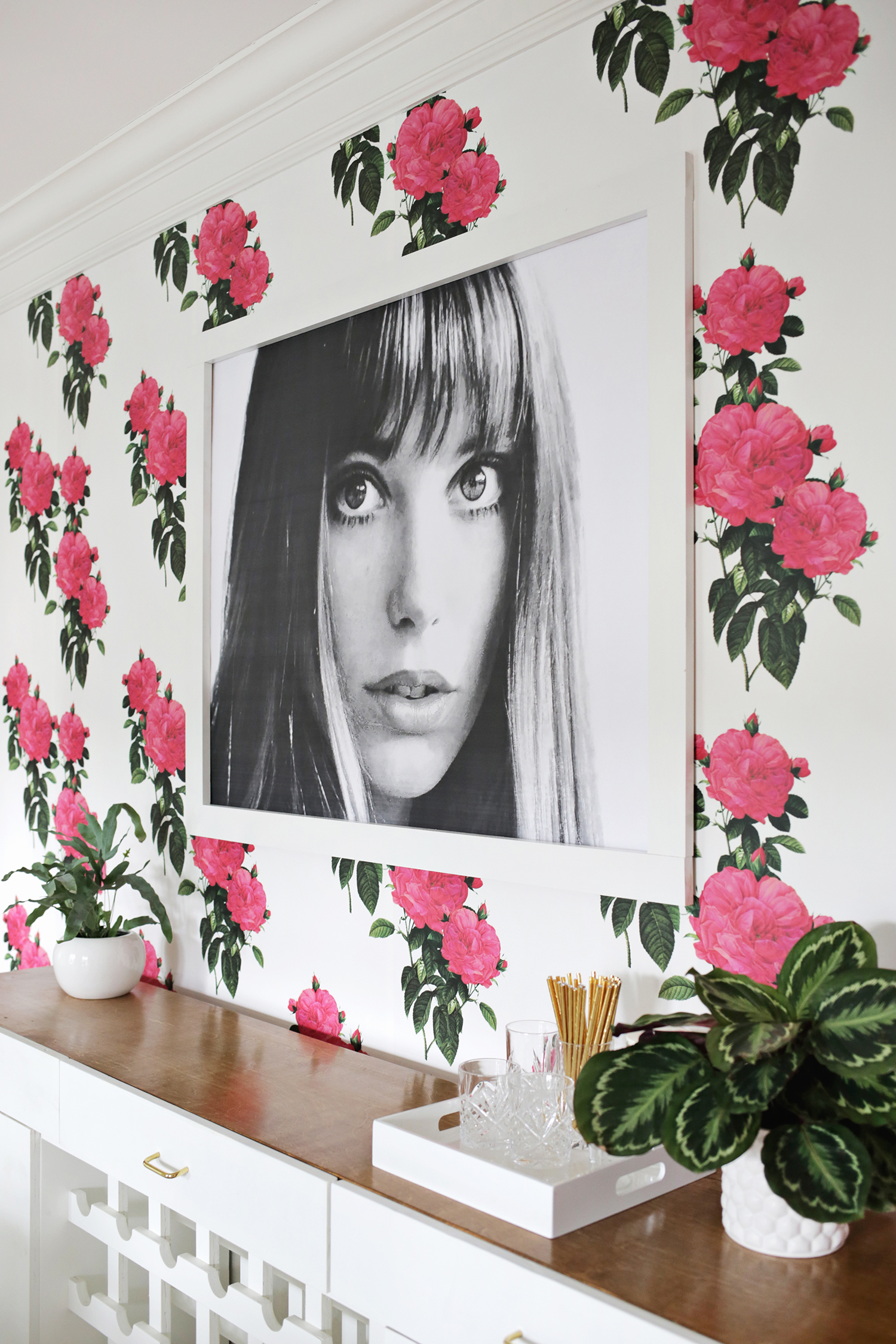 Large Picture Frames You Can Make On The Apartment Therapy