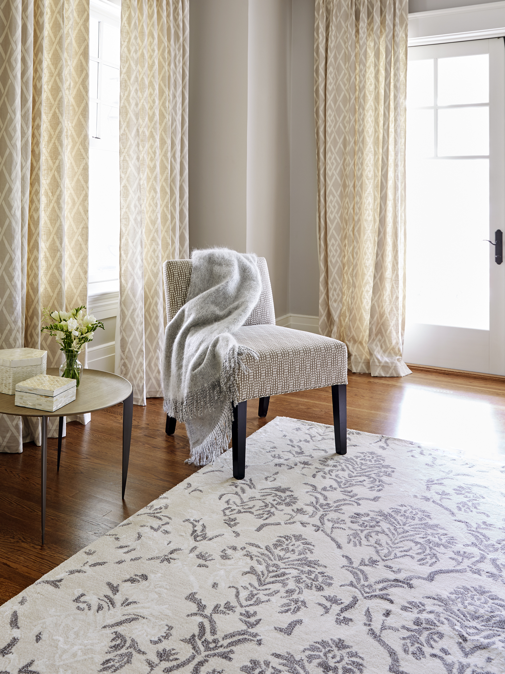 How To Choose The Right Rug Color Style And Staying Power How To Choose The Right Rug Color Style And Staying Power