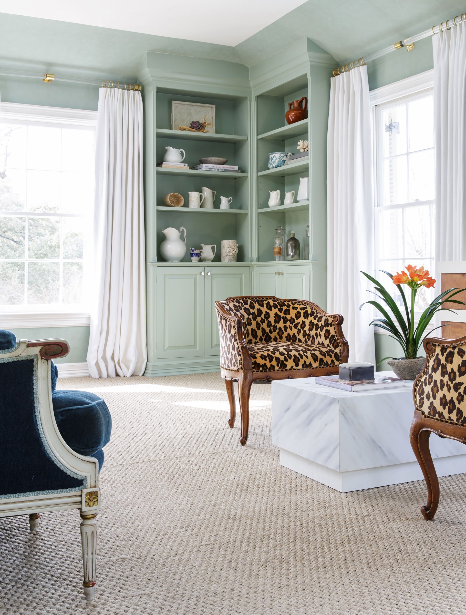 Power Up Your Design With Acrylic Or Lucite Curtain Rods