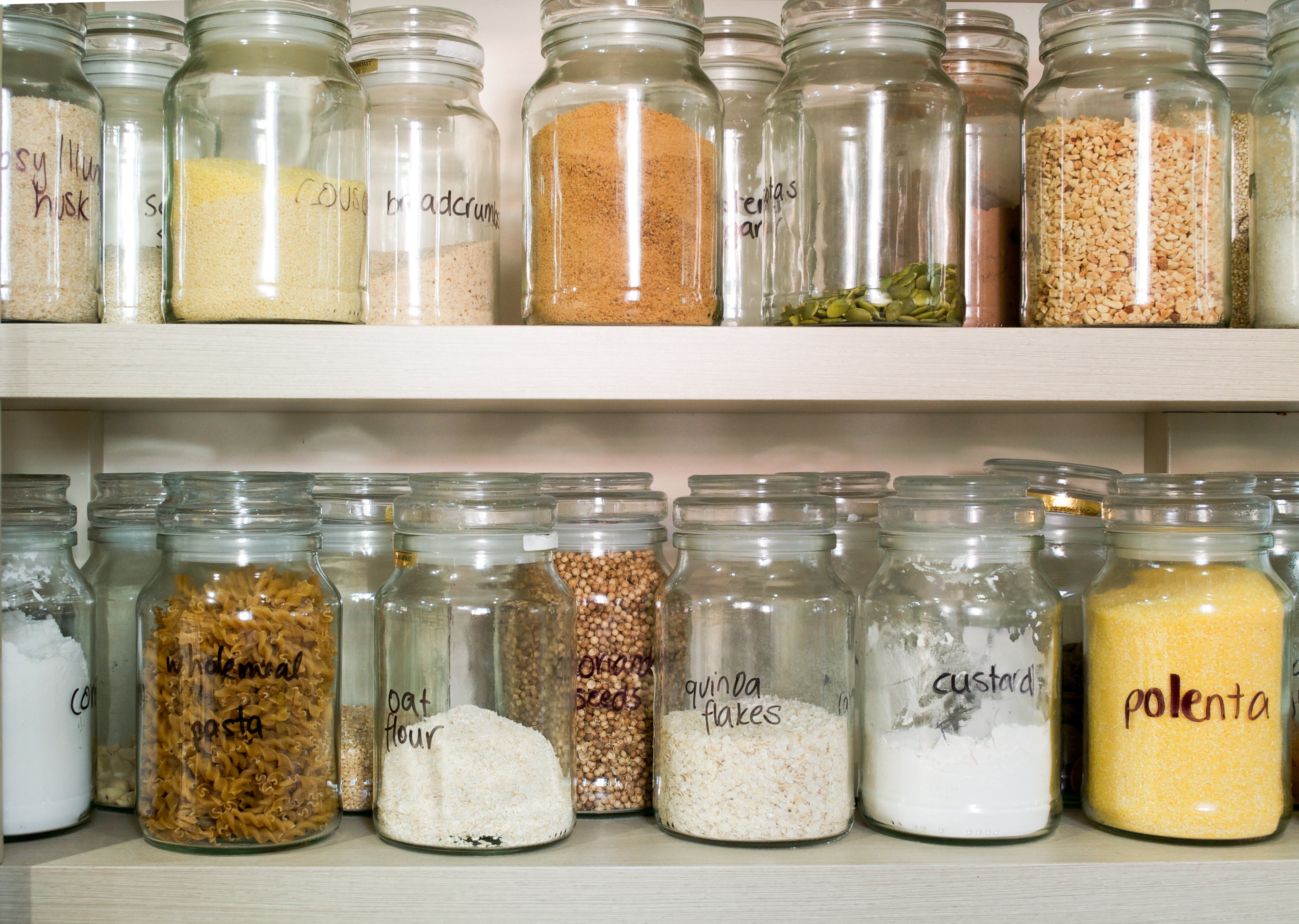 21 Jars And Containers To Organize Food In Your Pantry - Shelterness